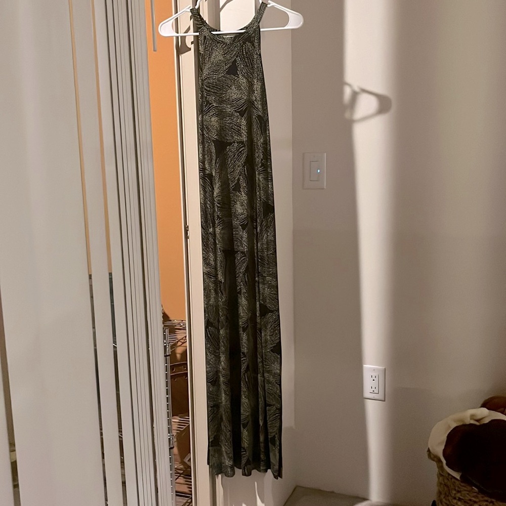 Fighting Eel Black and Green Sleeveless Maxi Dress